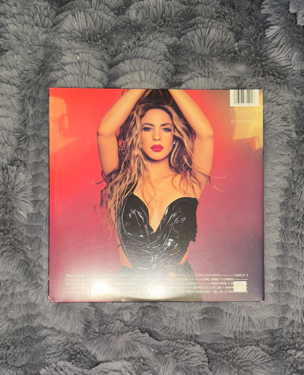 Shakira  – Las Mujeres Ya No Lloran – Ruby Edition